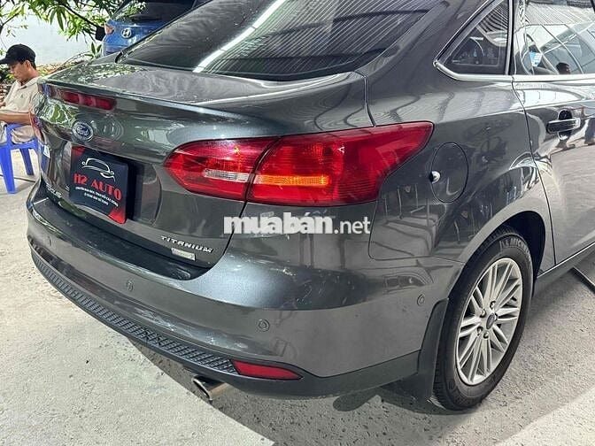 Ford Focus Titanium 2018 chạy 14.000km quá đẹp