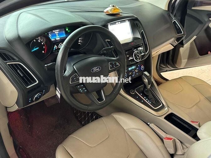 Ford Focus Titanium 2018 chạy 14.000km quá đẹp