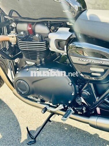 cần bán gấp speed twin 900 xe như mới chỉ 80km