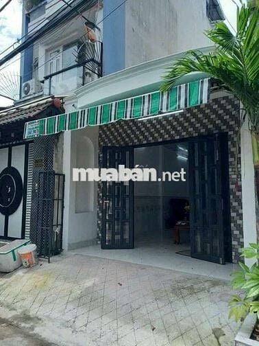 Nhà rộng rãi cách 30m ra ng ảnh thủ ngã 3 đông quan , hẻm rộng 8m
