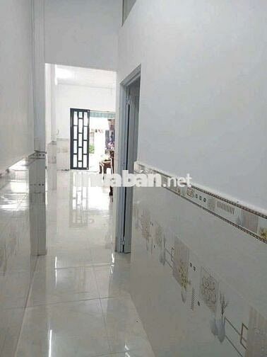 Nhà rộng rãi cách 30m ra ng ảnh thủ ngã 3 đông quan , hẻm rộng 8m