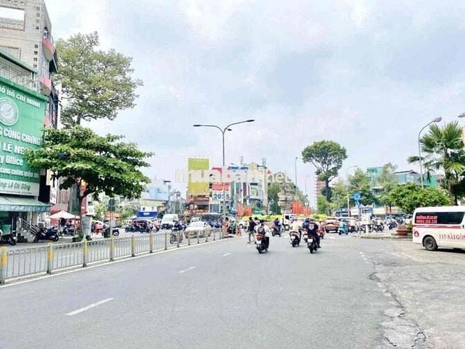 Bán gấp nhà Lê Hồng Phong, Quận 10