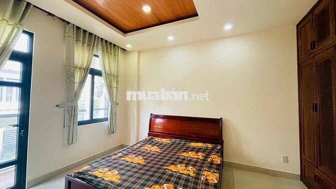 Nhà Nam Long 3 phòng ngủ, mới, 3WC, Đông Bắc, máy lạnh, giường nệm