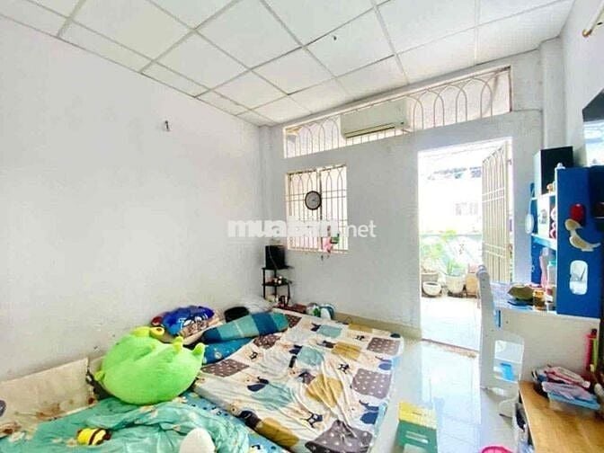 Bán gấp nhà Lê Hồng Phong, Quận 10
