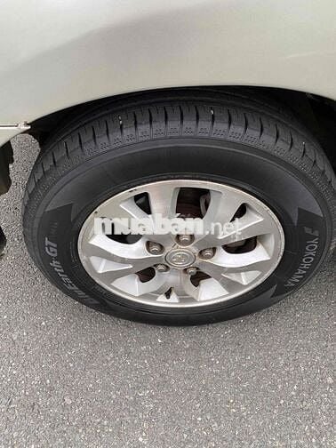 Toyota Innova 2006 G - 188000 km