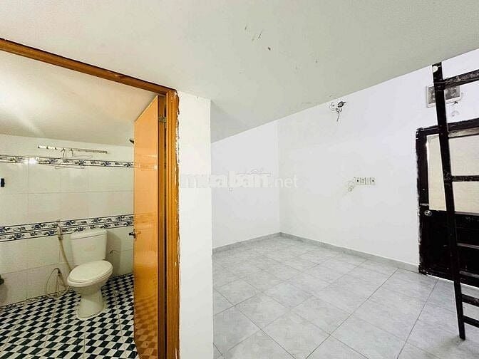 PHÒNG GÁC TRỐNG SẴN TẠI TRUNG TÂM QUẬN TÂN PHÚ