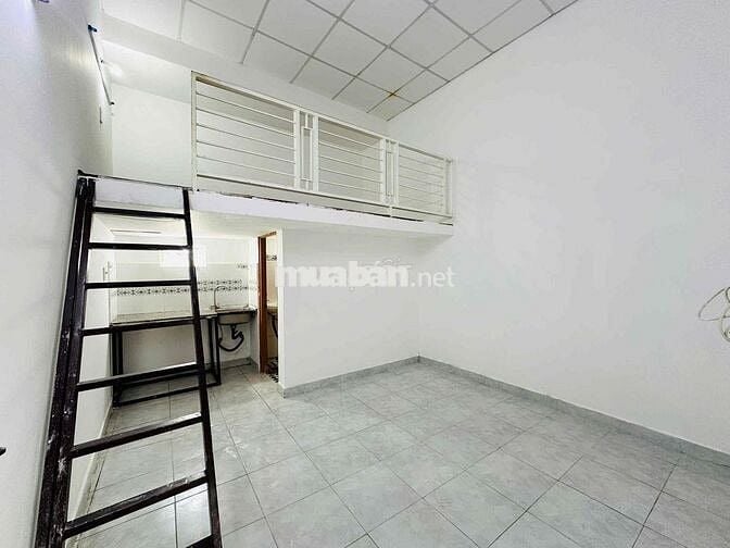 PHÒNG GÁC TRỐNG SẴN TẠI TRUNG TÂM QUẬN TÂN PHÚ
