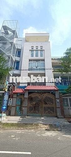 Cho thuê nhà 4 tấm DT 6x20 có thang máy