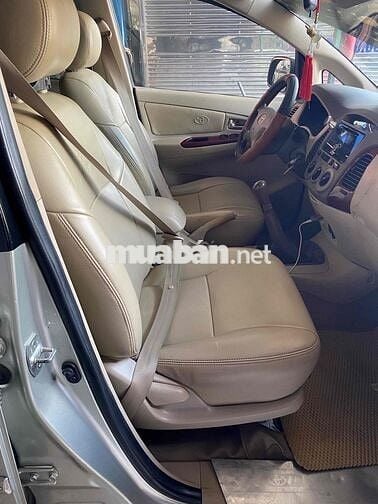Nhà cần bán Toyota Innova 2006 số sàn