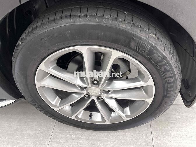 Hyundai Santa Fe 2018 2.4L 4WD - 63000 km