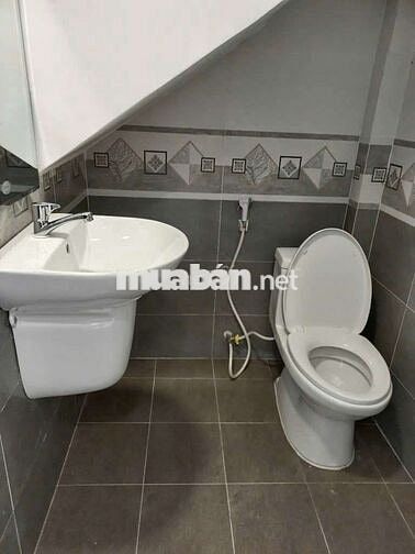 BÁN NHÀ 2 TẦNG NGAY KHU VIP TÂN PHÚ - HẺM XE HƠI GIÁ CHỈ 3,X TỶ