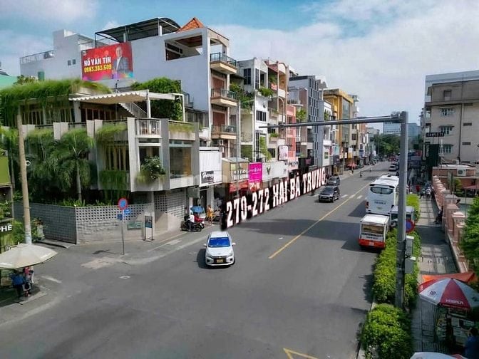 Bán nhà (11x22m) - góc 2 mặt tiền đường nội bộ Hai Bà Trưng, Quận 3