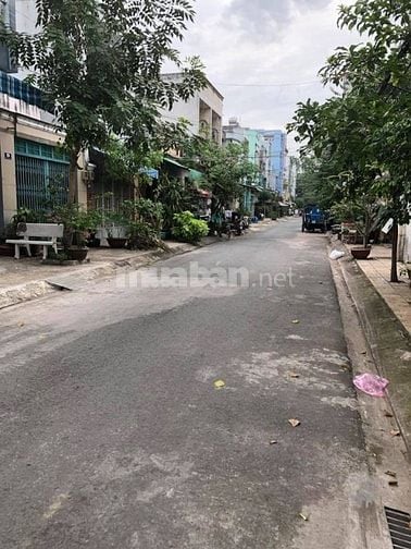 Bán nhà khu Tên Lửa, MT đường Số 12, DT 4 x 13.5m, cấp 4, giá 5 tỷ.