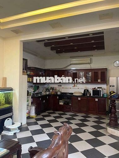 Bán đất, tặng nhà 3 tầng tại Bà Triệu, Hà Đông; 130m2, 24,5 tỷ còn lùi