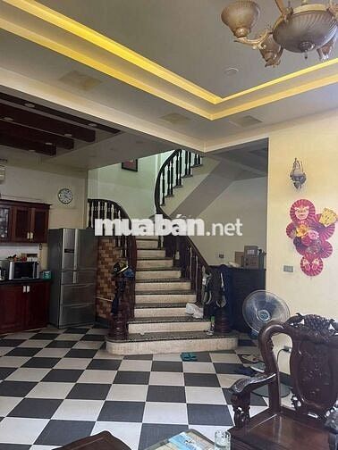 Bán đất, tặng nhà 3 tầng tại Bà Triệu, Hà Đông; 130m2, 24,5 tỷ còn lùi