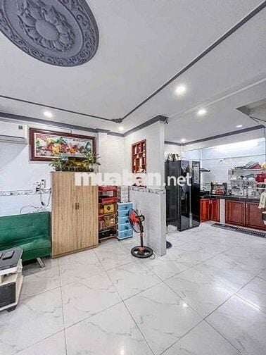 Nhà lầu hoàn công giá êm. gần chợ Trần Việt Châu. chính chủ gửi bán