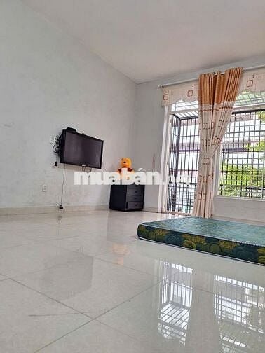 Cho thuê nhà full nội thất, gần BV Hạnh Phúc