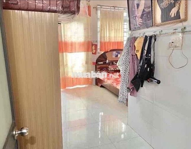 Nhà hẻm 3 tấm DTSD 138m2 , hẻm xe hơi