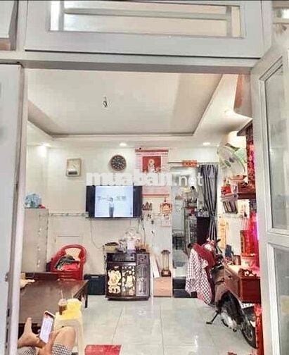 Nhà hẻm 3 tấm DTSD 138m2 , hẻm xe hơi