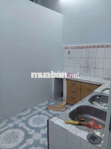 Cho thuê nhà nguyên căn. Mặt tiền đường xe tải vào tận nơi. Gần NTBT
