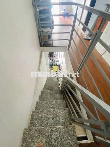 Nhà Quốc Lộ 1A, Tân Tạo A, 33m², 4,2x7,7m, 2 Tầng, 2 PN, Giá 2 Tỷ hơn