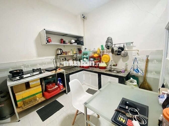 Nhà Quốc Lộ 1A, Tân Tạo A, 33m², 4,2x7,7m, 2 Tầng, 2 PN, Giá 2 Tỷ hơn