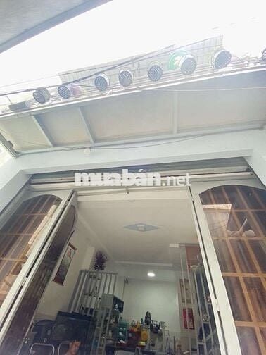 Nhà Quốc Lộ 1A, Tân Tạo A, 33m², 4,2x7,7m, 2 Tầng, 2 PN, Giá 2 Tỷ hơn