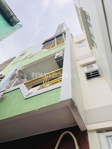 Hạ giá còn 4 tỷ 350tr. NHÀ Bùi Viện, Quận 1. 2 lầu