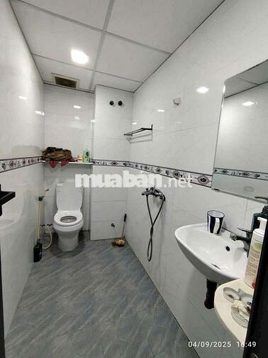 HẺM NGUYỄN THỊ BÚP Q12 6PN 4WC 10TR5