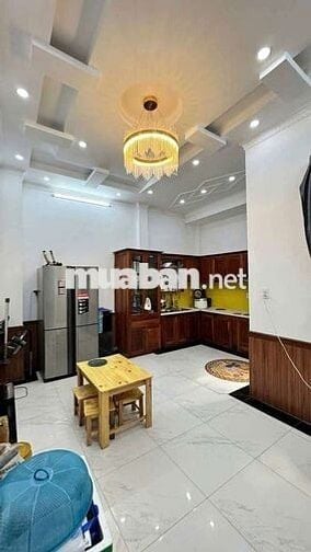 NHÀ 2 LẦU GIÁ TỐT - KDC NAM LONG