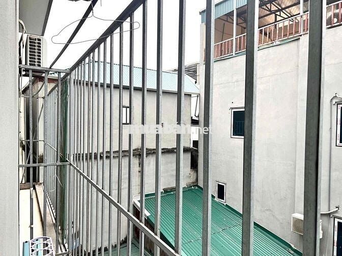 TT143 -gác xép rộng ban công thoáng Vạn Phúc Đại Mỗ 21/9 trống
