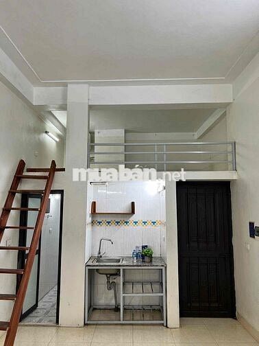 TT143 -gác xép rộng ban công thoáng Vạn Phúc Đại Mỗ 21/9 trống