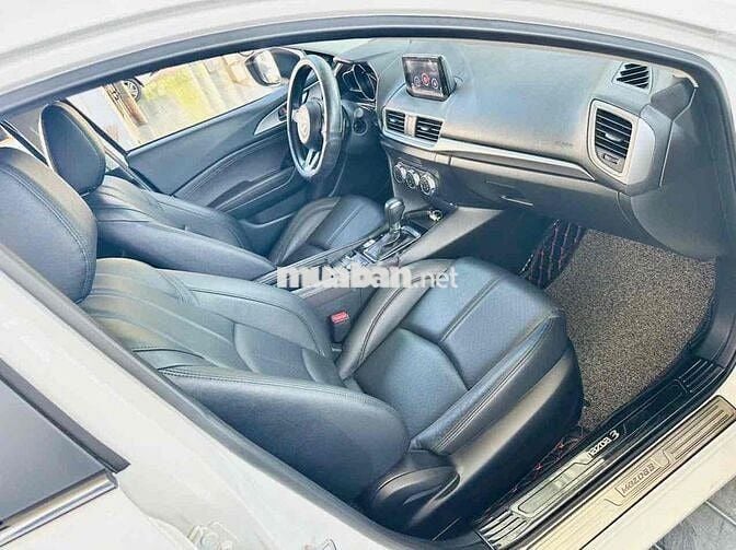 Mazda 3 2018 1.5 AT Sedan - 34000 km