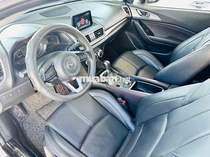 Mazda 3 2018 1.5 AT Sedan - 34000 km