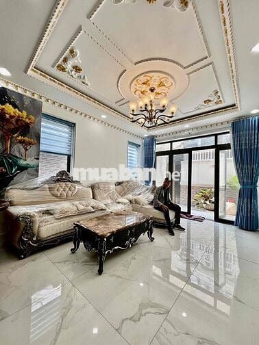 Nhà Biệt Thự Senturia DT 300m2 1Trệt 2Lầu 3Pn 4Wc Khu Víp Vườn Lài