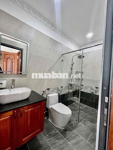Nhà Biệt Thự Senturia DT 300m2 1Trệt 2Lầu 3Pn 4Wc Khu Víp Vườn Lài