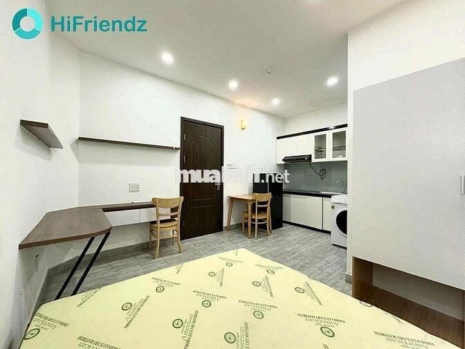 TRỐNG SẴN CHDV NHÀ THANG MÁY - MÁY GIẶT RIÊNG KHU BỜ KÈ Q3