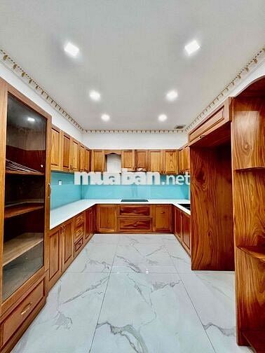 Nhà Biệt Thự Senturia DT 300m2 1Trệt 2Lầu 3Pn 4Wc Khu Víp Vườn Lài