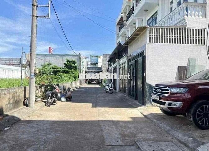 Nhà nguyên căn hẻm tải gần chợ Hiệp Bình
