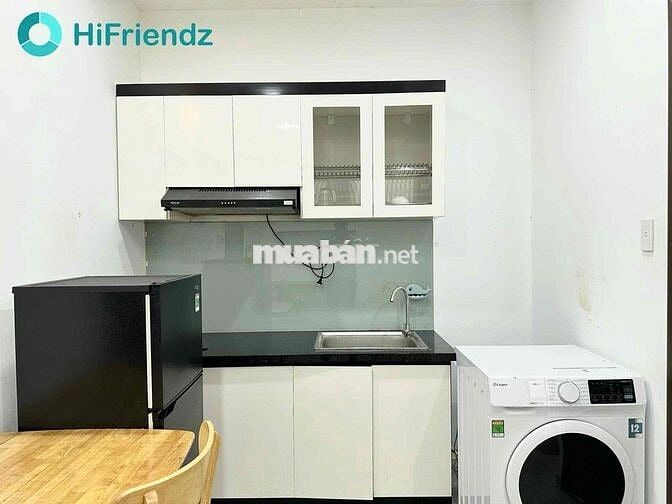 TRỐNG SẴN CHDV NHÀ THANG MÁY - MÁY GIẶT RIÊNG KHU BỜ KÈ Q3