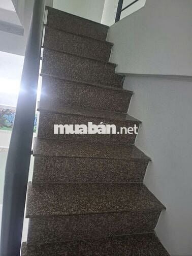 Chính chủ cho thuê nhà mới  DT:4,x10 giá 10tr/thg lầu ,HBC,TĐ