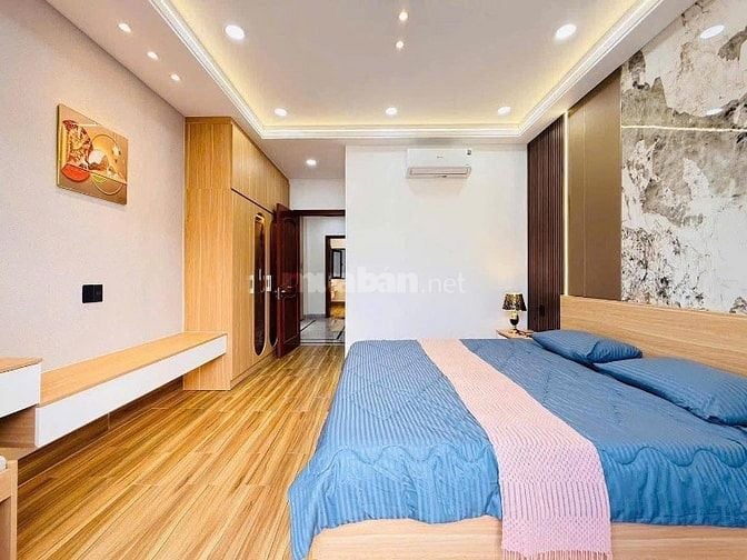 Giá hạ bất ngờ - Chỉ 4 tỷ 290 - Sở hữu căn nhà Cao Thắng - Quận 3 