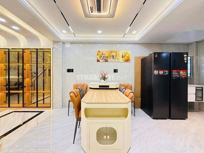 Giá hạ bất ngờ - Chỉ 4 tỷ 290 - Sở hữu căn nhà Cao Thắng - Quận 3 