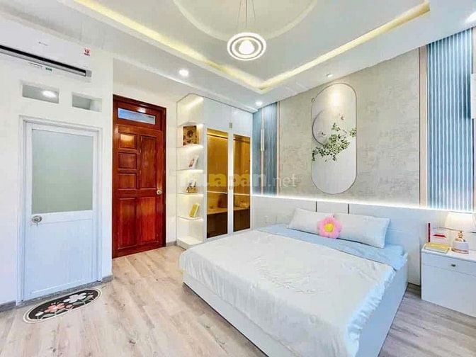 Chủ đi định cư BÁN GẤP NHÀ 3 tỷ 250 62m2 Đường CMT8 P12 Quận 10 HCM