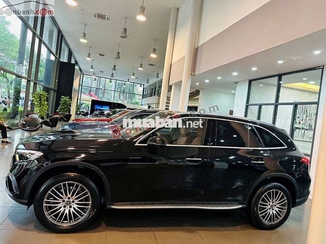Mercedes Benz GLC200 4Matic 2025 - 2 Tỷ 99 Triệu