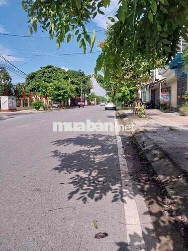 nhà cấp 4 mặt tiền đường máng nước