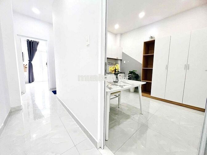 SIÊU PHẨM 1PN TÁCH BẾP BAN CÔNG TO CÁCH BÁCH KHOA CHỈ 1km