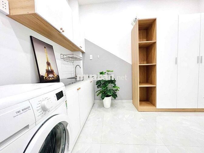 SIÊU PHẨM 1PN TÁCH BẾP BAN CÔNG TO CÁCH BÁCH KHOA CHỈ 1km