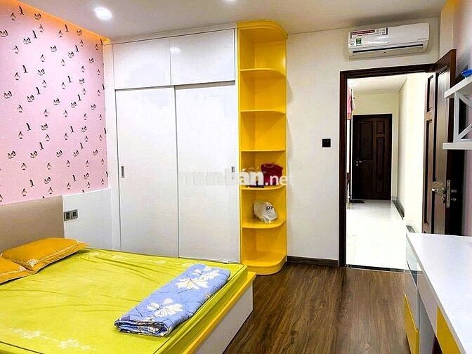 cho thuê nhà nguyên căn 1 trệt 2 lầu nội thất cao cấp p.Linh Đông