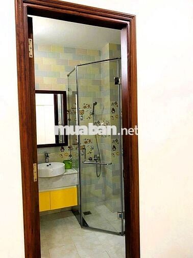 cho thuê nhà nguyên căn 1 trệt 2 lầu nội thất cao cấp p.Linh Đông